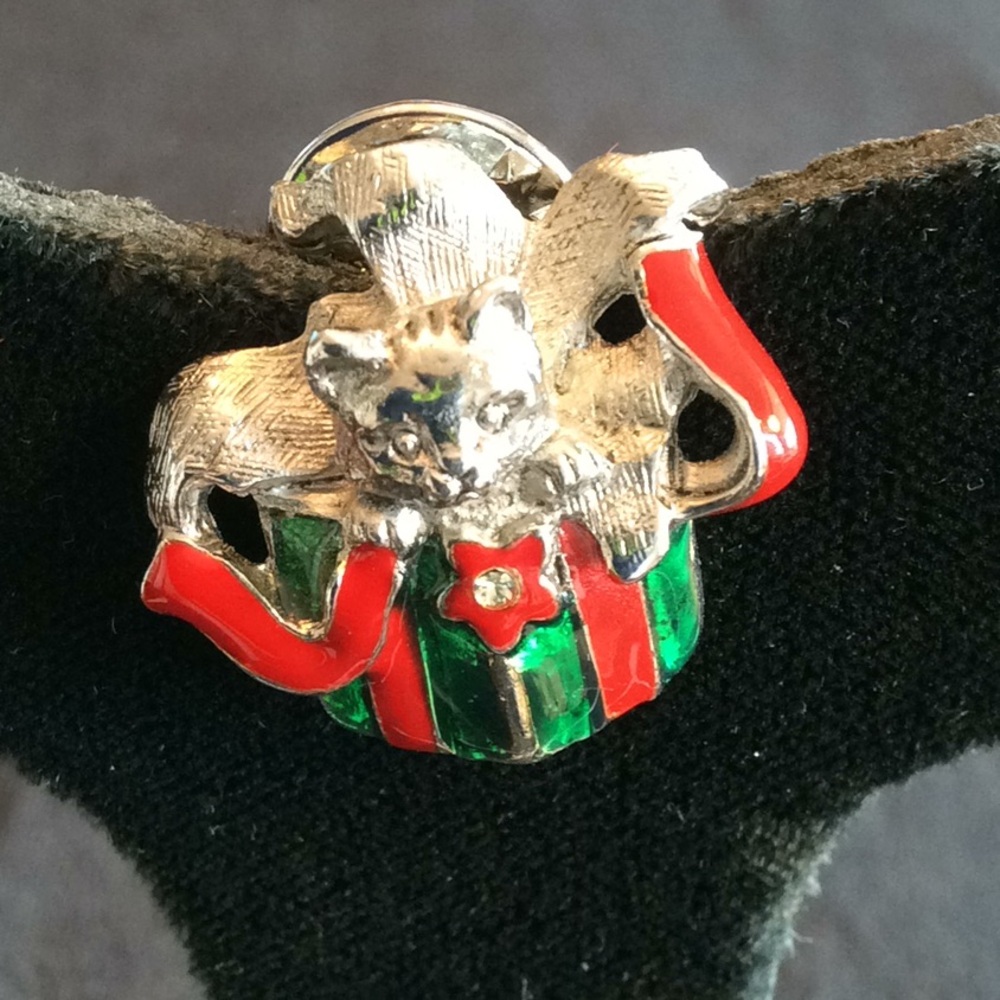 Nordstrom Enamel Cat Gift Brooch